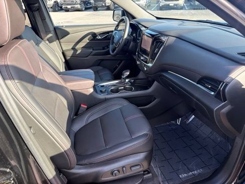 Used 2022 Chevrolet Traverse RS FWD image 12