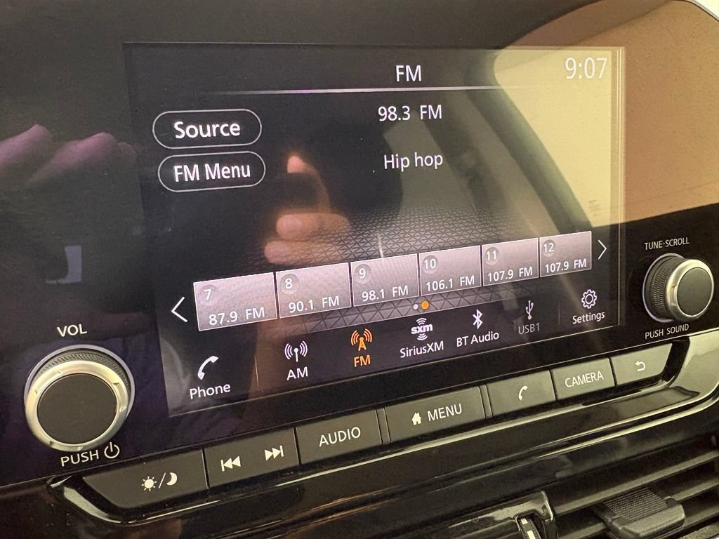 Used 2024 Nissan Pathfinder SV FWD image 29