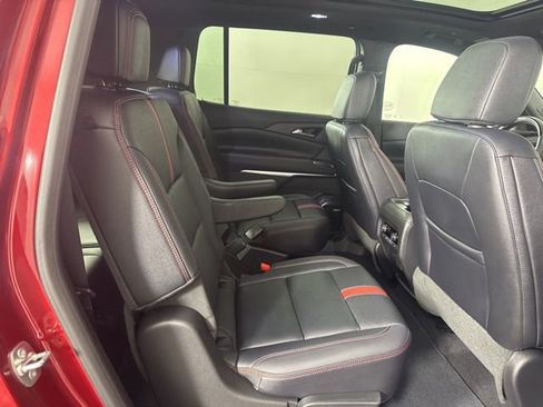 Used 2025 Chevrolet Traverse RS image 20