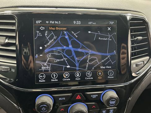 Used 2019 Jeep Grand Cherokee Limited image 16