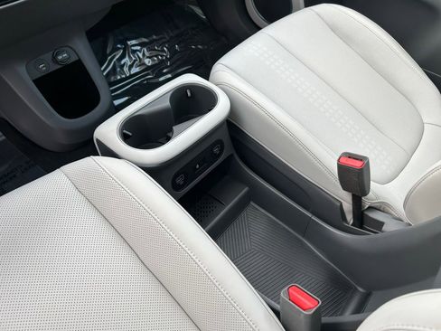 Used 2024 Hyundai Ioniq 5 Limited image 34