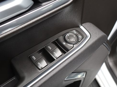 Used 2025 GMC Sierra 1500 Elevation image 17