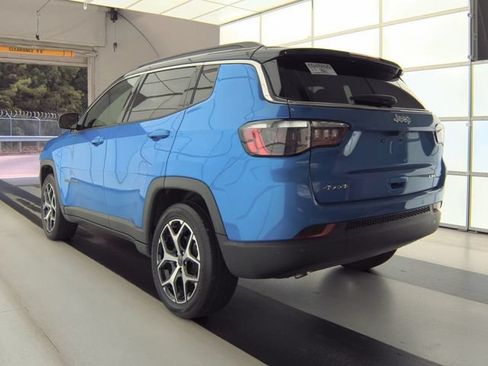 Used 2025 Jeep Compass Limited AWD/4WD image 5