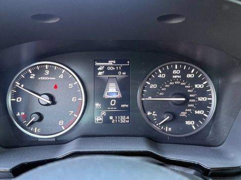 Used 2025 Subaru Outback AWD/4WD image 11