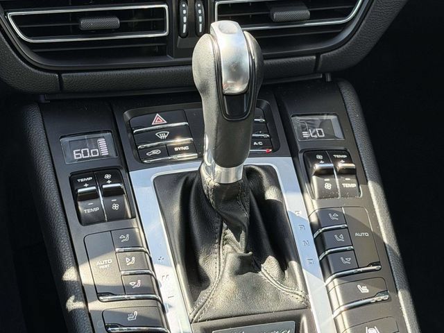 Used 2021 Porsche Macan AWD/4WD image 21