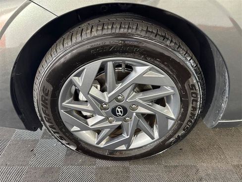 Used 2024 Hyundai Elantra SEL FWD image 31