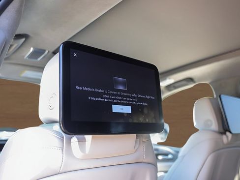 Used 2024 Cadillac Escalade Premium Luxury Platinum w/ Heavy-Duty Trailer Package AWD/4WD image 19