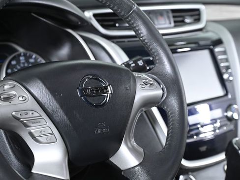 Used 2017 Nissan Murano SV w/ Visibility Package image 13