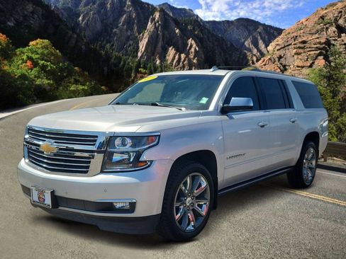 Used 2018 Chevrolet Suburban Premier AWD/4WD image 5