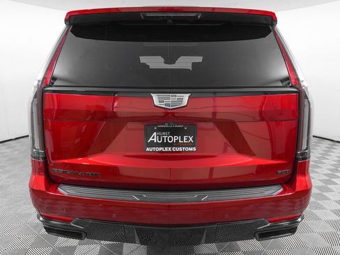 Used 2021 Cadillac Escalade Sport w/ LPO, Illumination Package AWD/4WD image 5