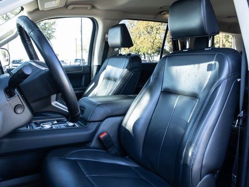 Used 2024 Ford Expedition XLT image 7