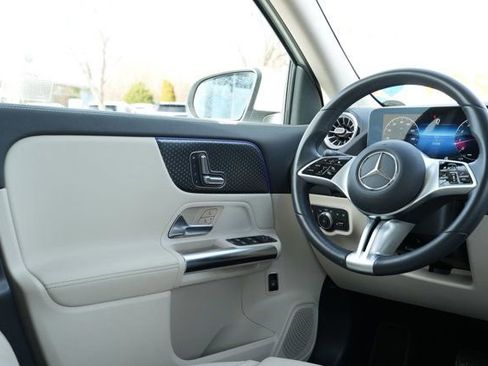 Certified 2025 Mercedes-Benz GLA 250 image 24