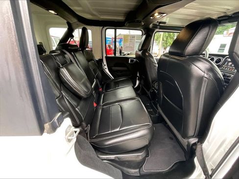 Used 2023 Jeep Wrangler Unlimited Sahara w/ Cold Weather Group AWD/4WD image 16