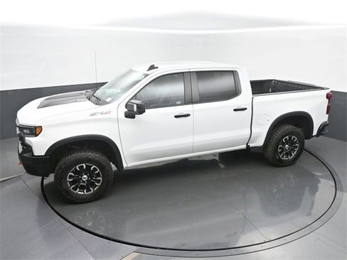 Used 2022 Chevrolet Silverado 1500 ZR2 image 39
