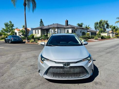 Used 2020 Toyota Corolla LE FWD image 1