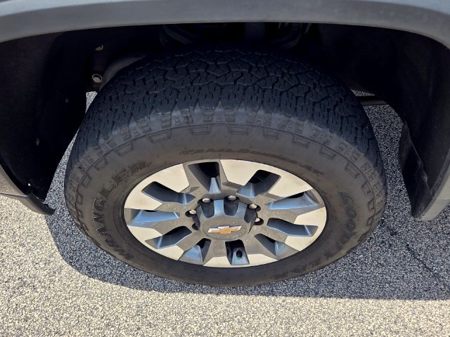Used 2021 Chevrolet Silverado 2500 Custom w/ Custom Value Package AWD/4WD image 17