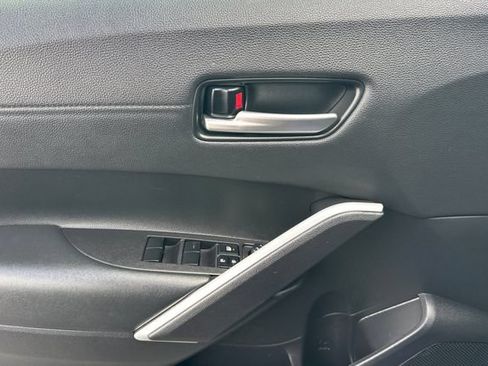 Certified 2025 Toyota Corolla Cross XLE FWD image 14