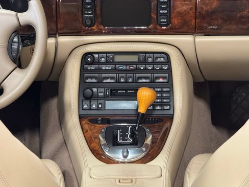 Used 2003 Jaguar XK8 Convertible RWD image 59