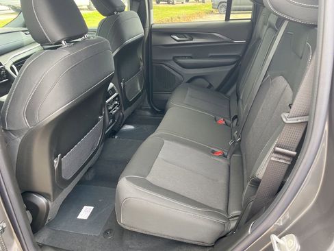 New 2025 Jeep Grand Cherokee Laredo X image 16