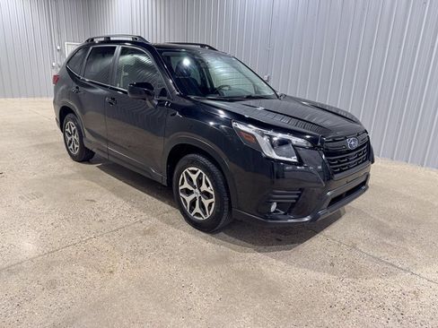 Used 2022 Subaru Forester Premium image 7