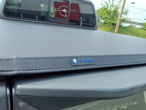 Used 2016 Nissan Frontier SV w/ SV Value Truck Package AWD/4WD image 13