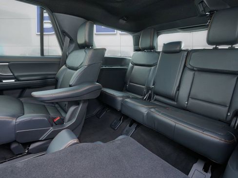 New 2026 Ford Expedition Tremor image 25