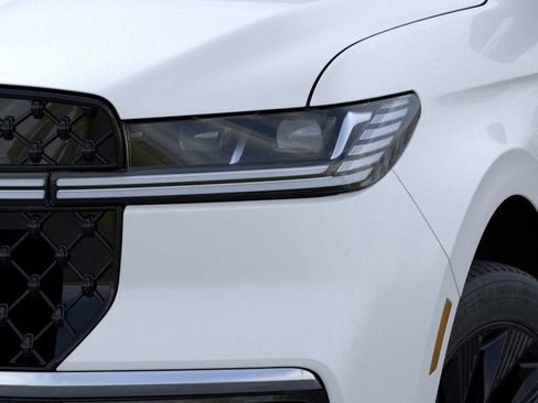 New 2026 Lincoln Navigator L Reserve AWD/4WD image 18