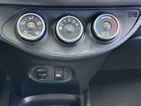 Used 2015 Toyota Yaris LE image 26