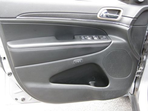 Used 2015 Jeep Grand Cherokee Limited AWD/4WD image 11