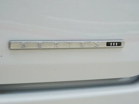 Used 2022 Jeep Wagoneer Series III w/ Premium Group I AWD/4WD image 8