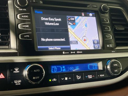 Used 2018 Toyota Highlander XLE FWD image 27