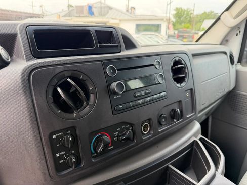 Used 2011 Ford E-350 and Econoline 350 XLT RWD image 11