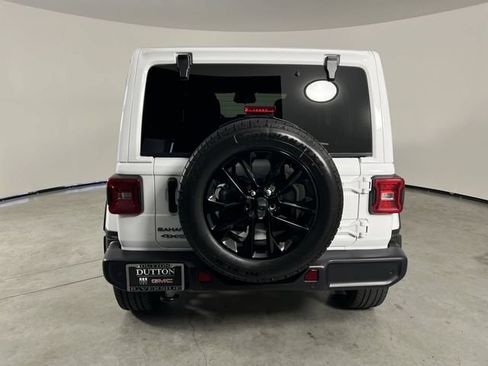 Used 2025 Jeep Wrangler Unlimited Sahara w/ Safety Group AWD/4WD image 7