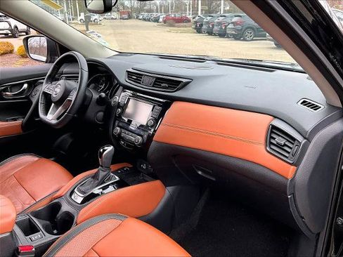 Certified 2019 Nissan Rogue SL w/ Premium Package image 14