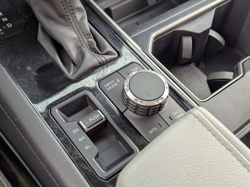 Used 2023 Toyota Tundra Limited image 31