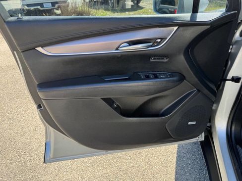 Used 2017 Cadillac XT5 Luxury FWD image 39