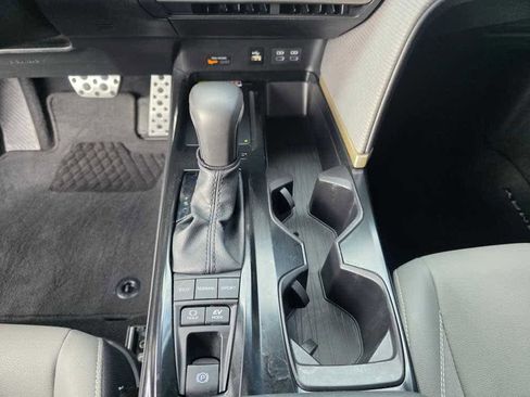 Used 2025 Toyota Camry SE image 15