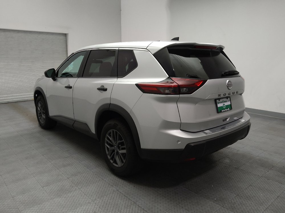Used 2024 Nissan Rogue S FWD image 5