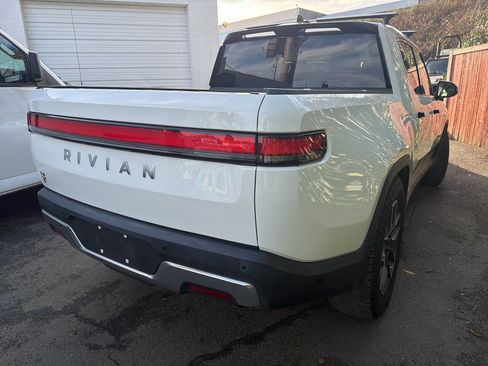 Used 2022 Rivian R1T Adventure image 4