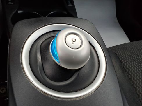 Used 2015 Nissan Leaf S FWD image 23