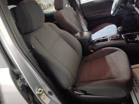 Used 2018 Toyota Tacoma TRD Sport image 25