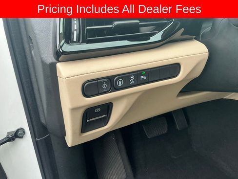 Used 2024 Acura MDX SH-AWD w/ Technology Package image 11