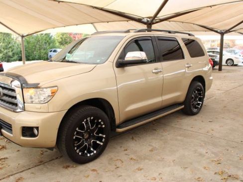 Used 2010 Toyota Sequoia Limited image 3