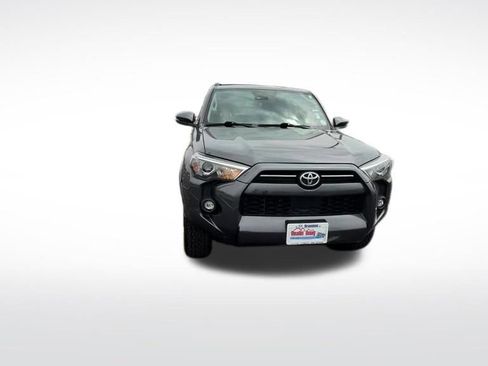 Used 2022 Toyota 4Runner SR5 Premium image 8