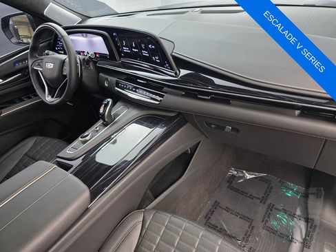Used 2024 Cadillac Escalade V AWD/4WD image 34