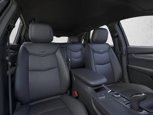 New 2026 Cadillac XT5 Luxury image 16