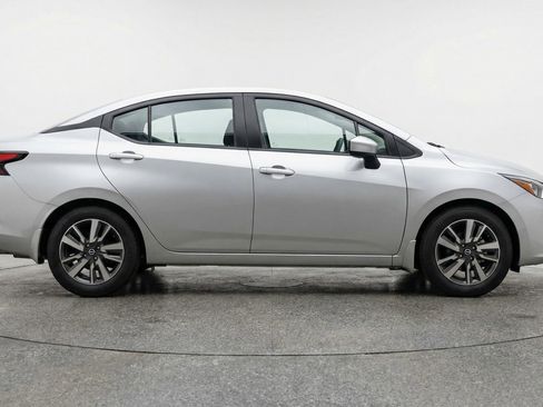 Used 2025 Nissan Versa SV FWD image 11