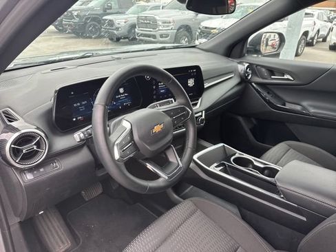 Certified 2025 Chevrolet Equinox LT FWD image 11