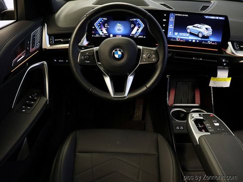 Used 2025 BMW X1 xDrive28i w/ Premium Package image 15