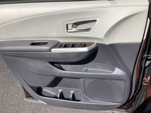 Certified 2022 Toyota Sienna XLE image 26